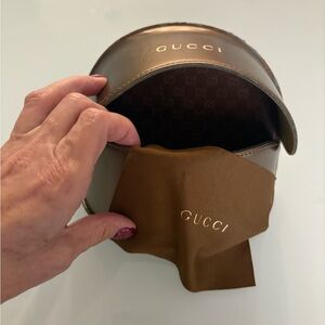 Gucci Brown Leather Sunglasses Case with Logo Cloth